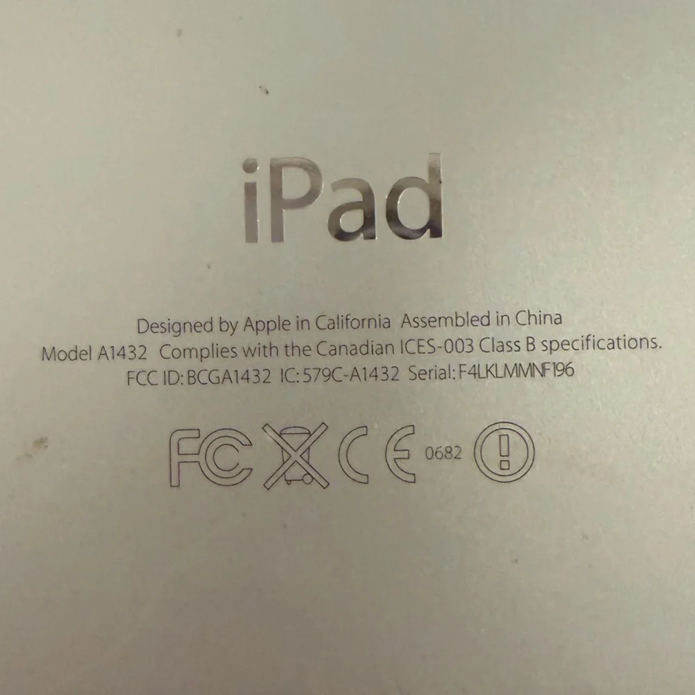 Apple iPad Mini 1st-gen in White with 16GB - Wifi Only